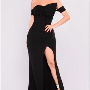 Long, black elegant evening dress.